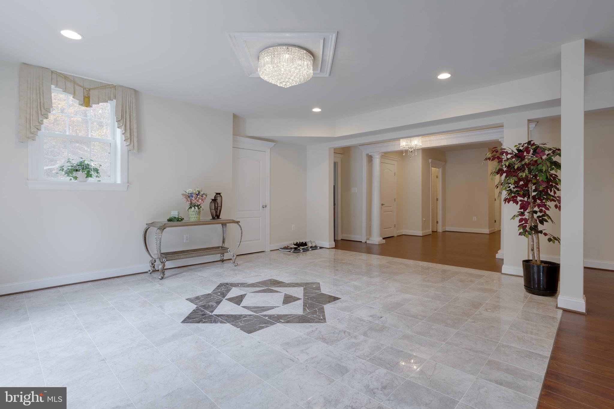 LINCOLN PARK - Residential