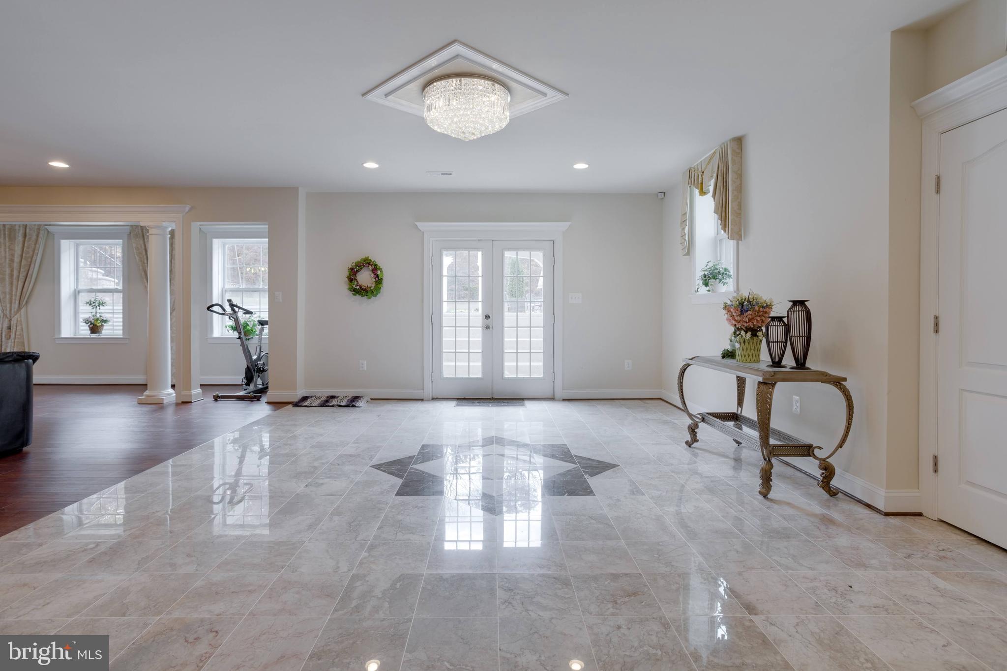 LINCOLN PARK - Residential