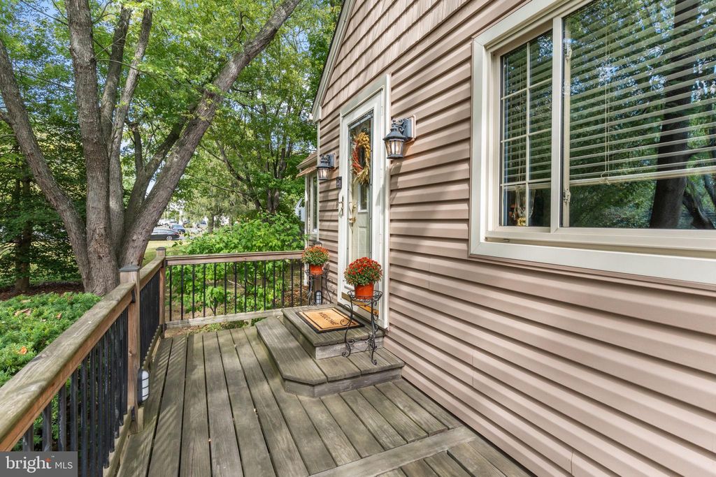 Photo of 102 Waverly Avenue, MOUNT LAUREL, NJ 08054 (MLS # NJBL2095976)