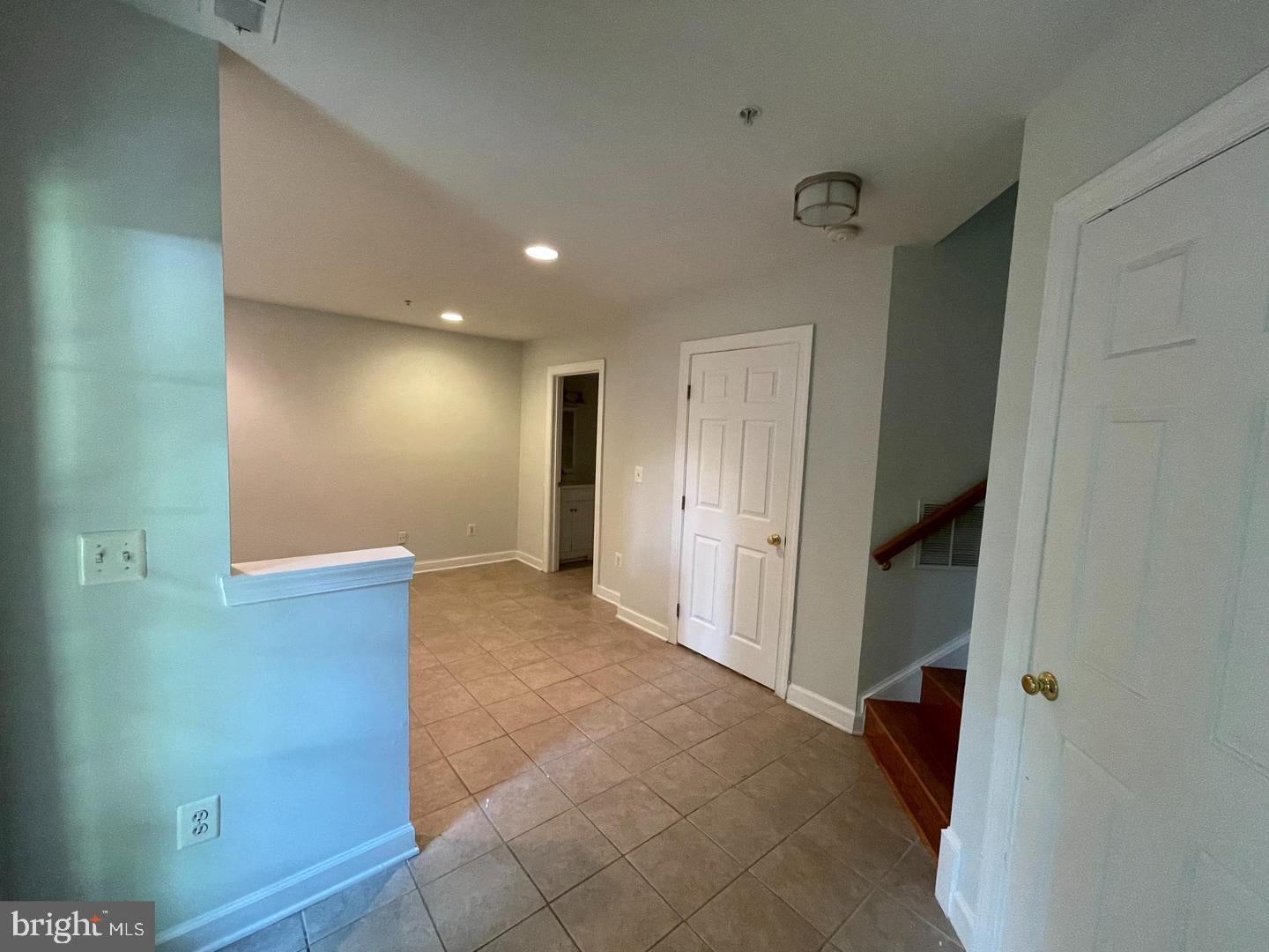 8141 SKELTON CIRCLE