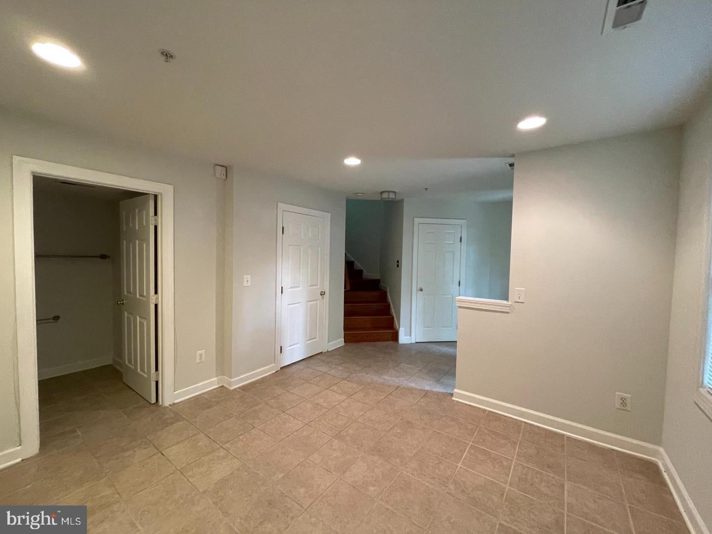 8141 SKELTON CIRCLE