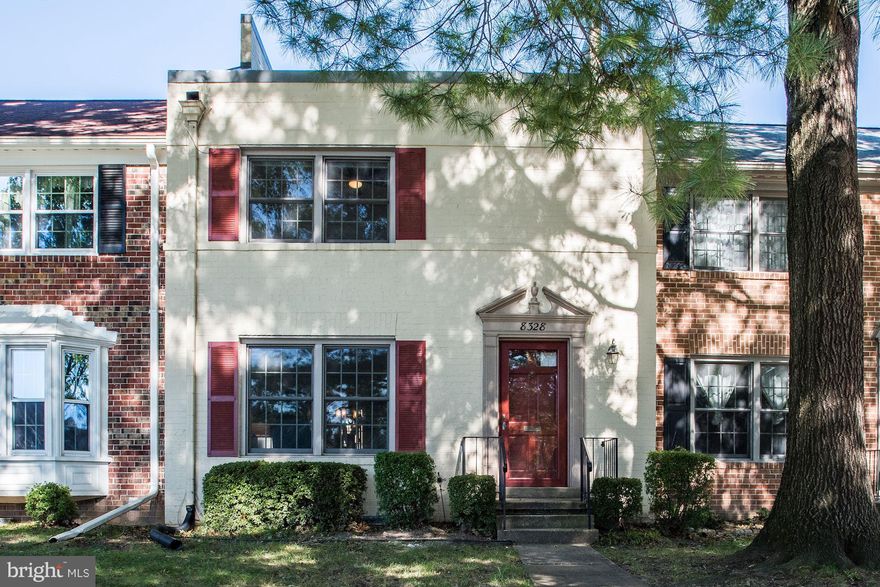 *Madison model in sought-after Charlestown! Move-in ready! HOA covers ALL ext maint. incl roof/painting/gutters/front lawn & shrubs*HW flooring LR, DR & bedrooms*updated kit. w granite/42" cabinetry/recessed+under cab. lights*fresh paint entire interior*new carpet*updated baths*Andersen windows*new HVAC 2015*brick patio*short walk to express metro bus to pentagon*West Springfield pyramid