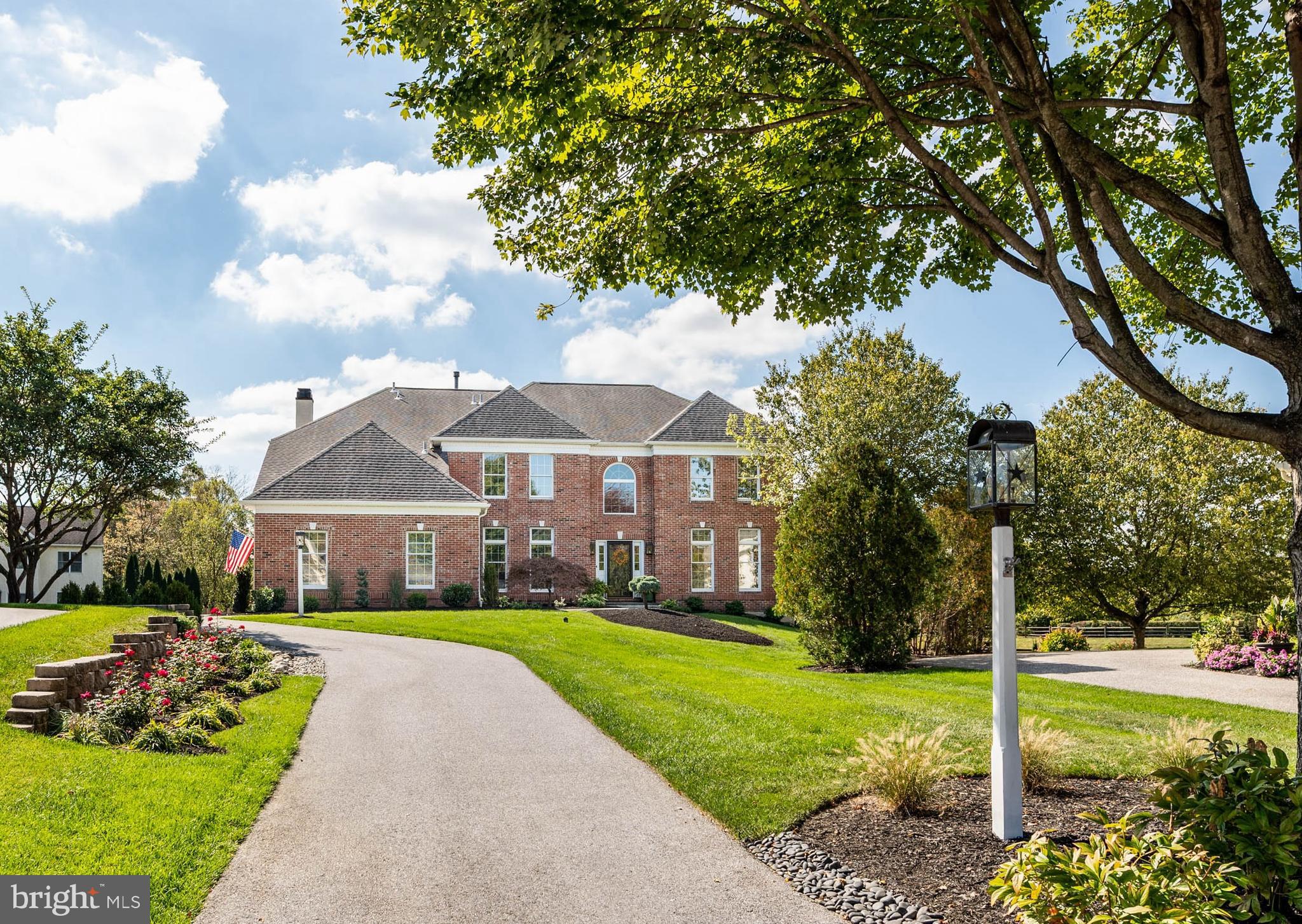 606 MUIRFIELD COURT