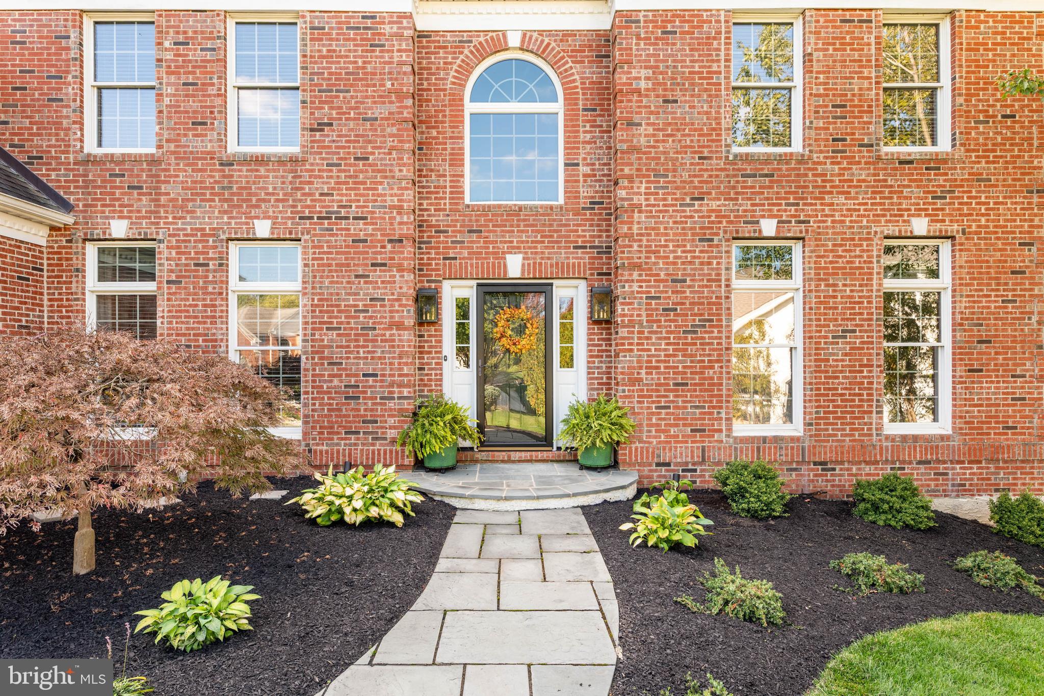 606 MUIRFIELD COURT