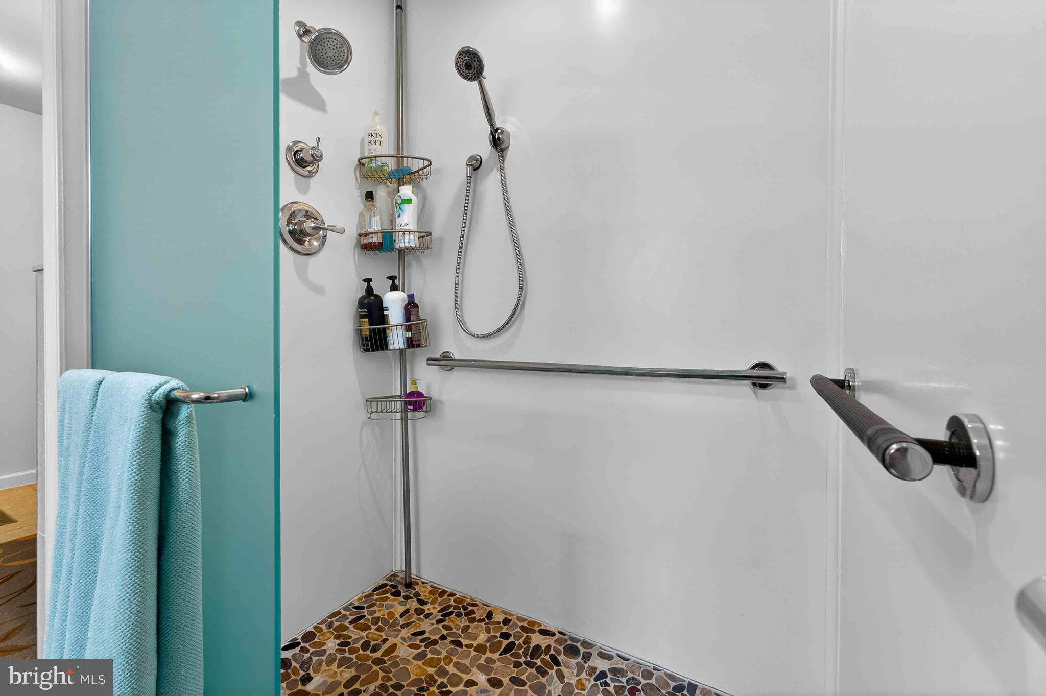 GREENWOOD ACRES - Residential