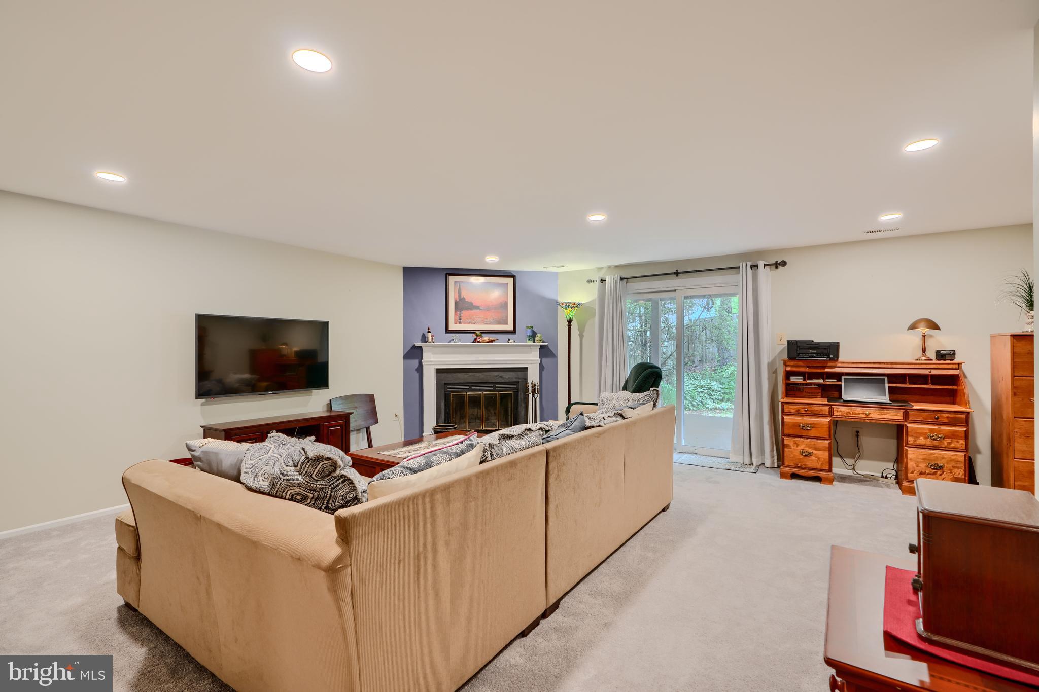 CROMWELL STATION - Residential