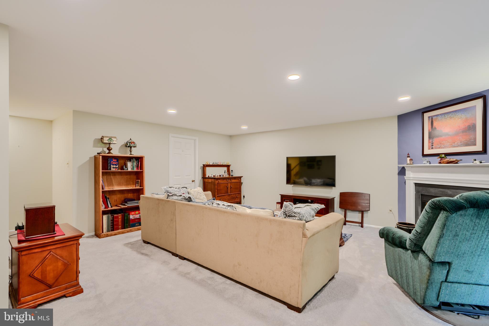 CROMWELL STATION - Residential