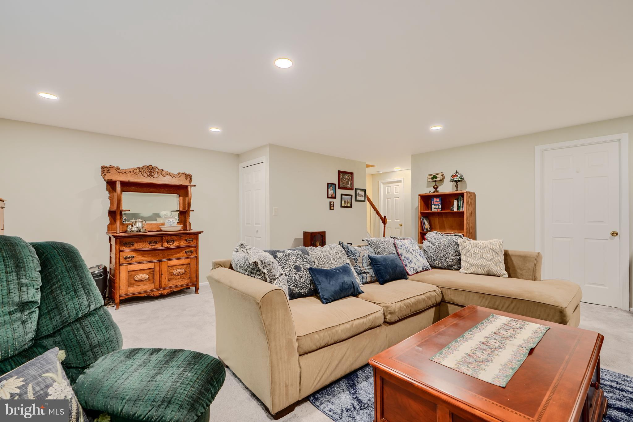 CROMWELL STATION - Residential