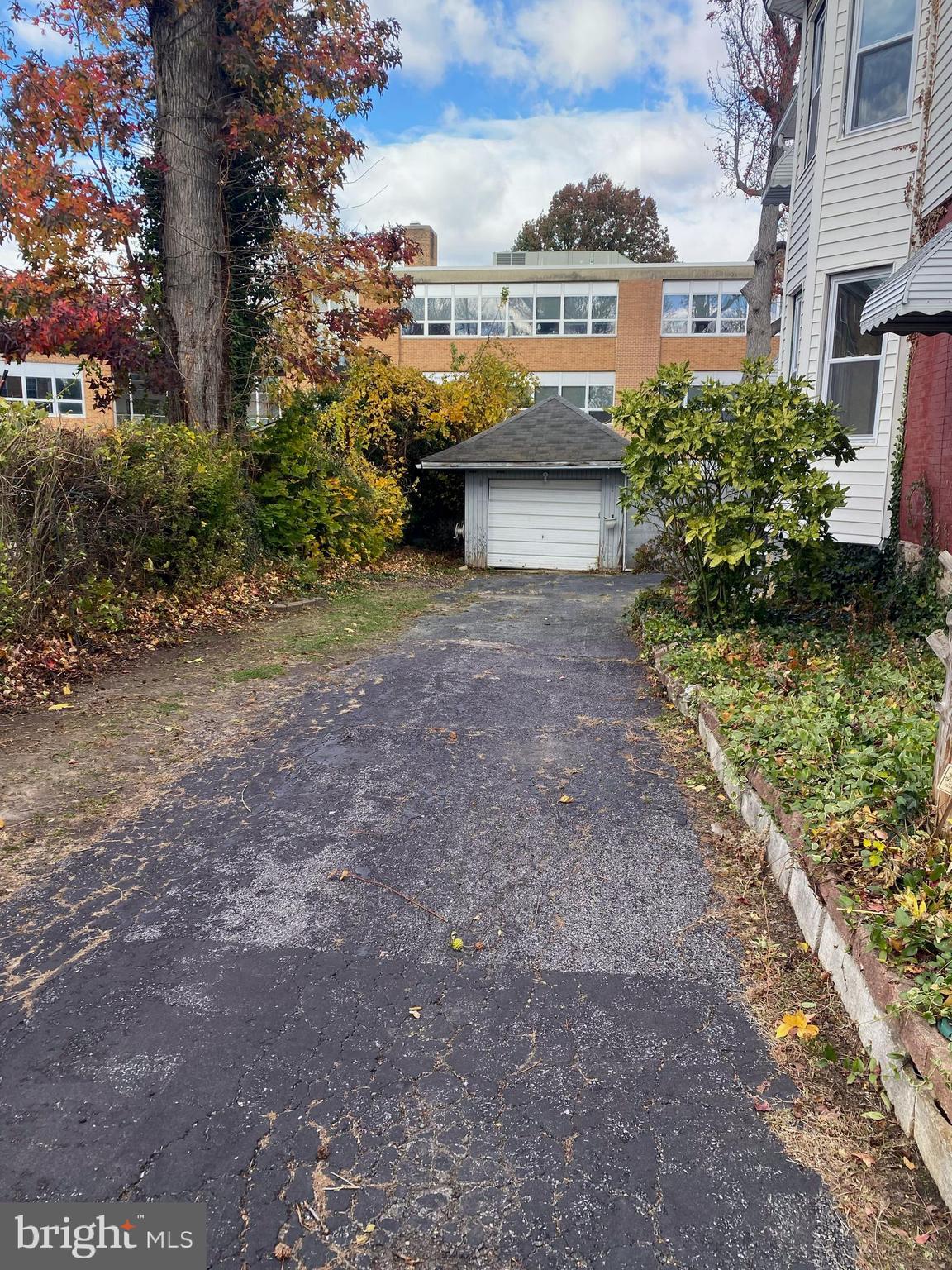 SUMMIT RIDGE - Residential