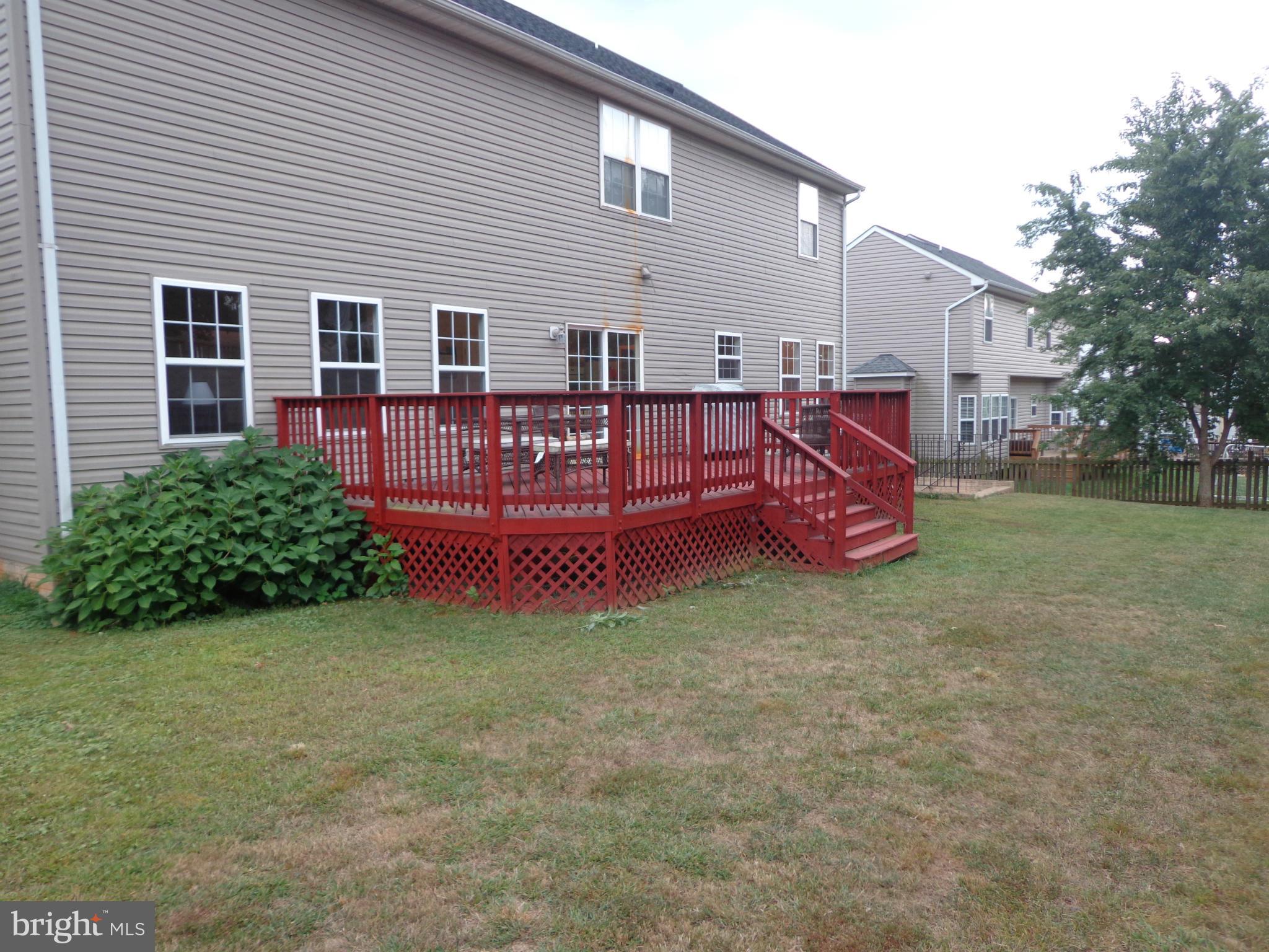 REDWOOD LAKES - Residential