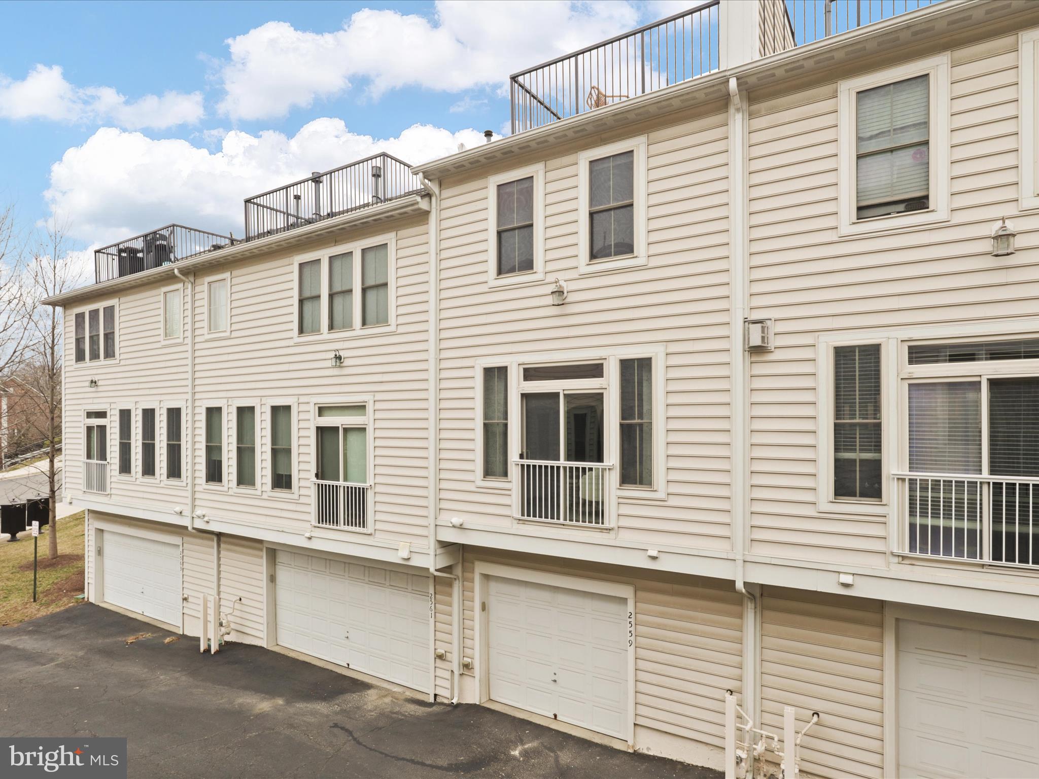 SHIRLINGTON CREST - Residential