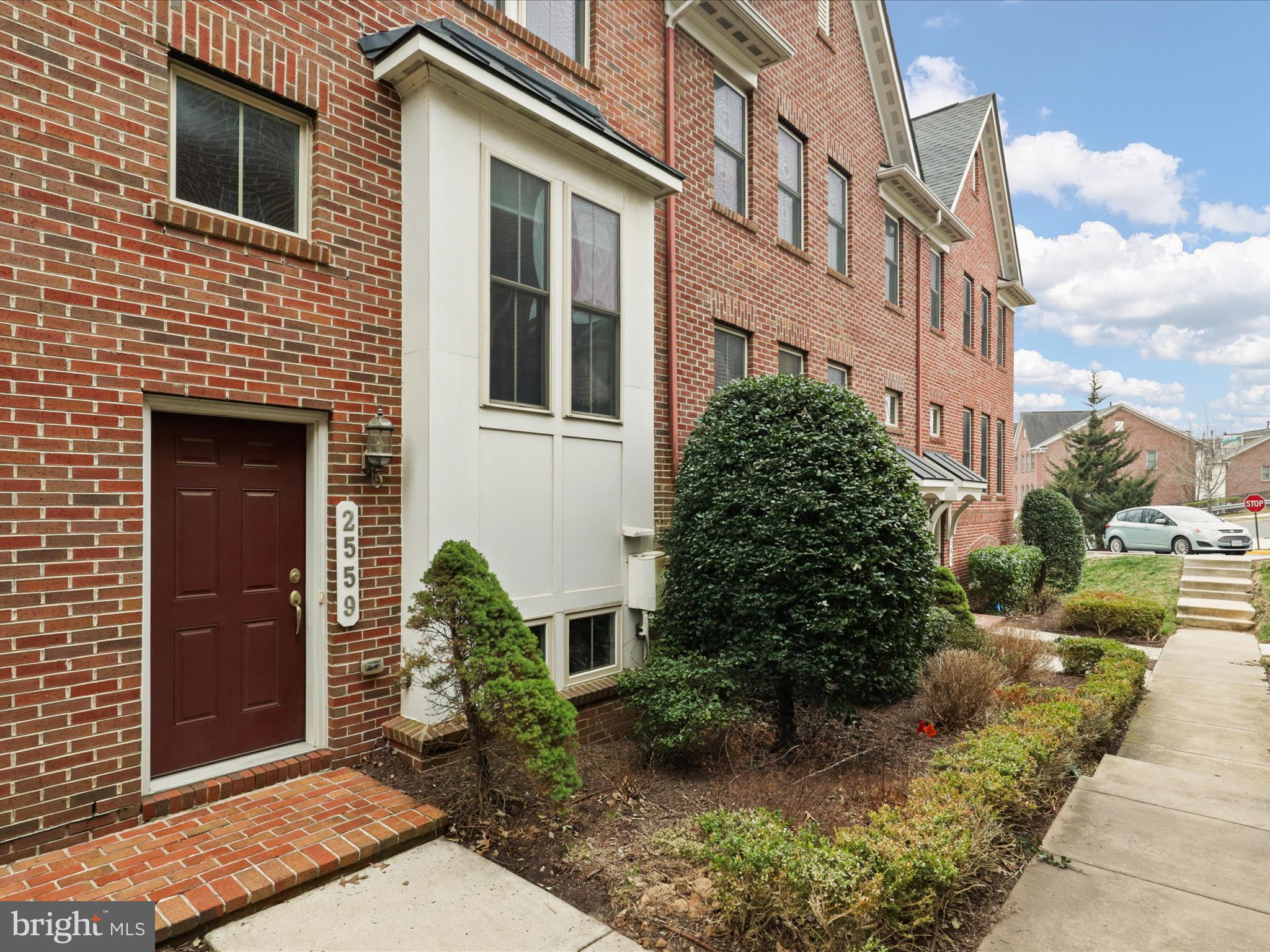 SHIRLINGTON CREST - Residential