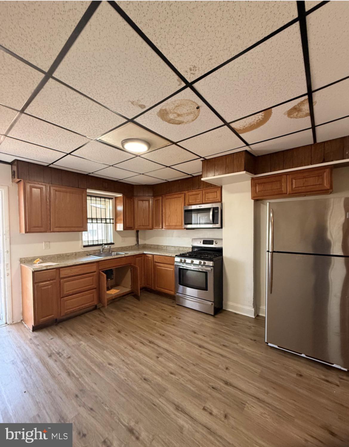 ELWOOD PARK - Residential