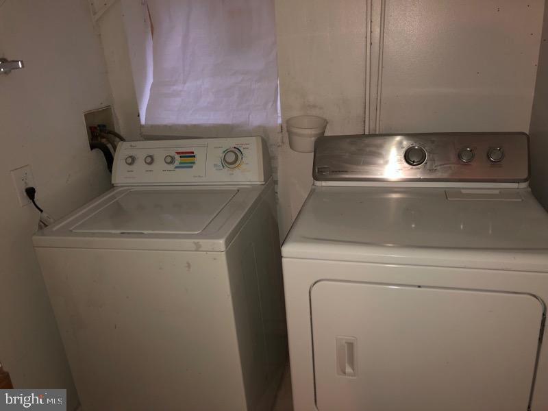 HOLLINS MARKET - Residential