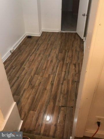 HOLLINS MARKET - Residential