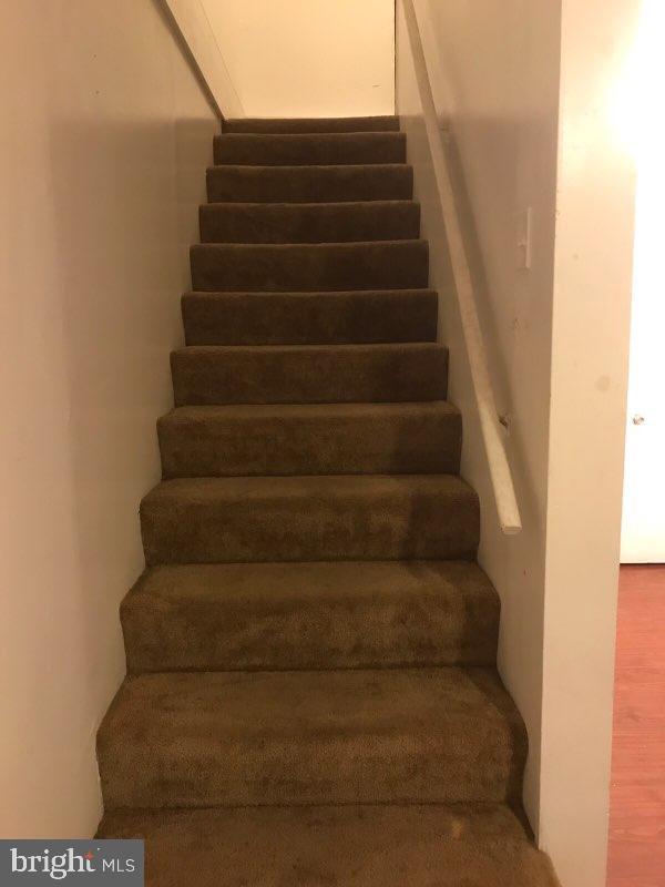 HOLLINS MARKET - Residential