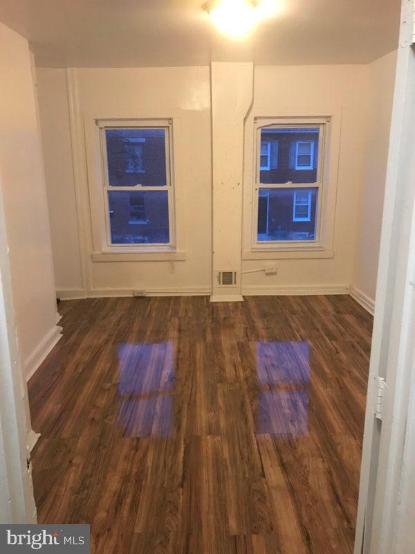 HOLLINS MARKET - Residential