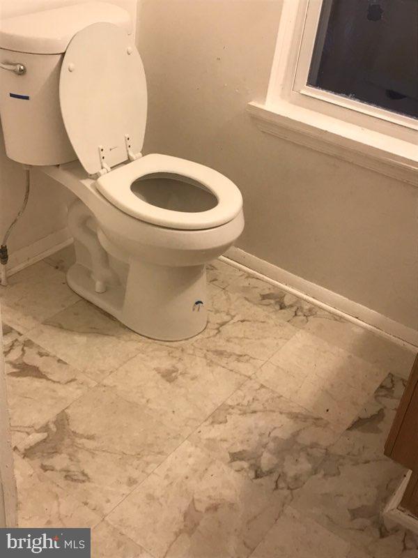 HOLLINS MARKET - Residential