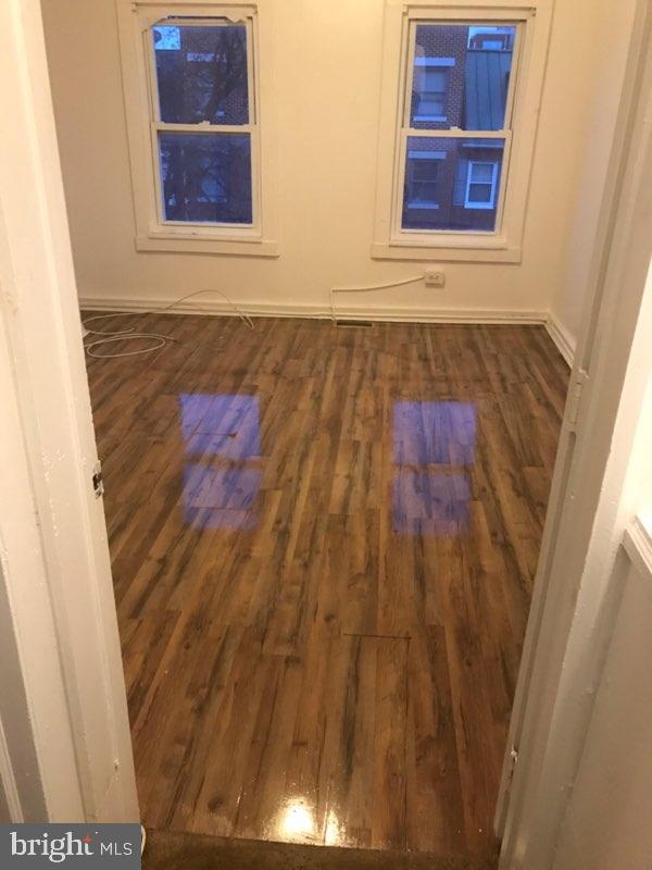 HOLLINS MARKET - Residential