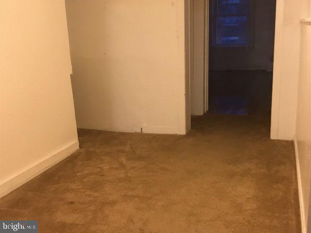 HOLLINS MARKET - Residential