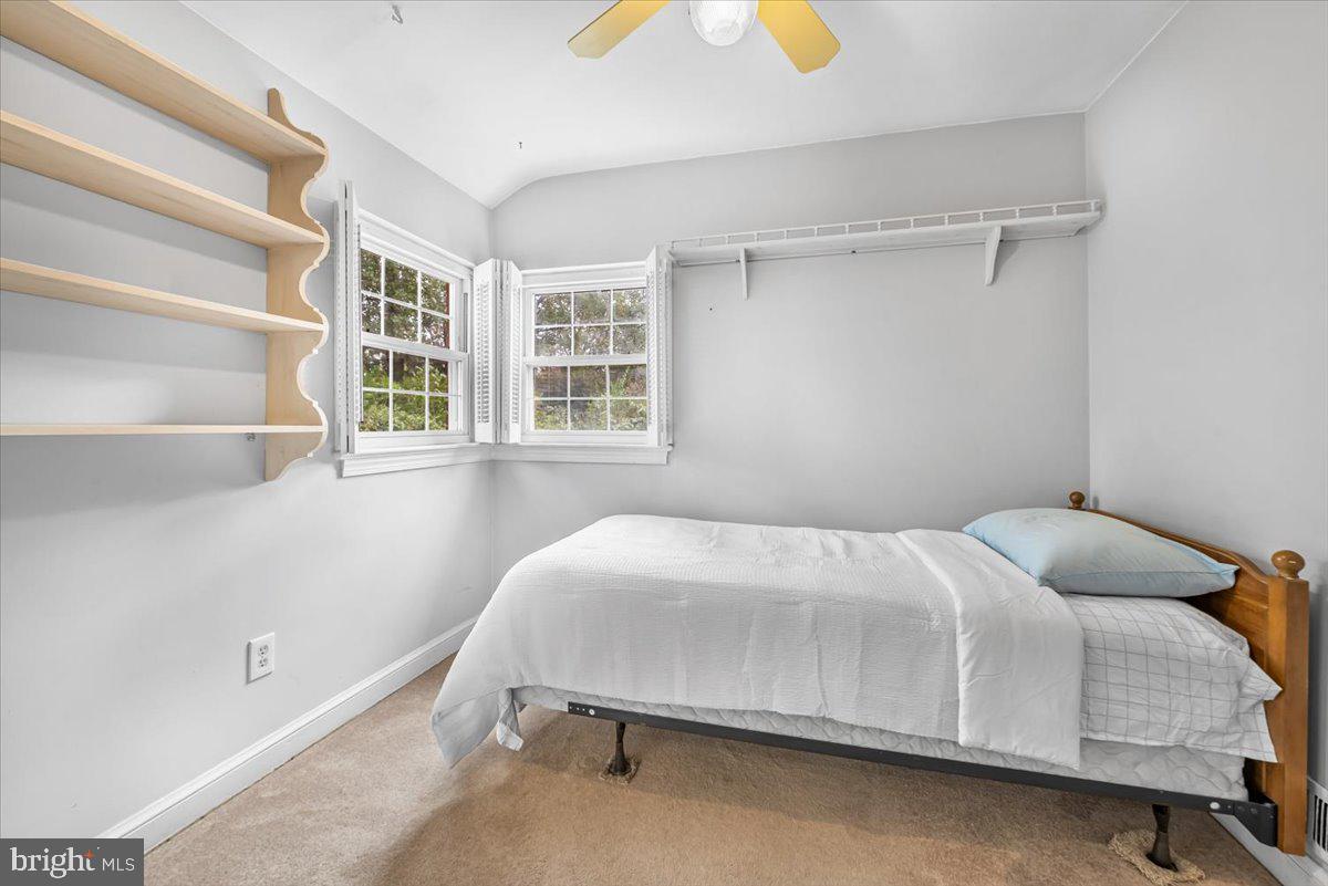 KEMP MILL - Residential