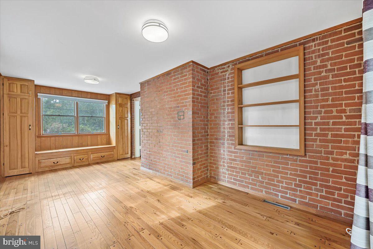 KEMP MILL - Residential