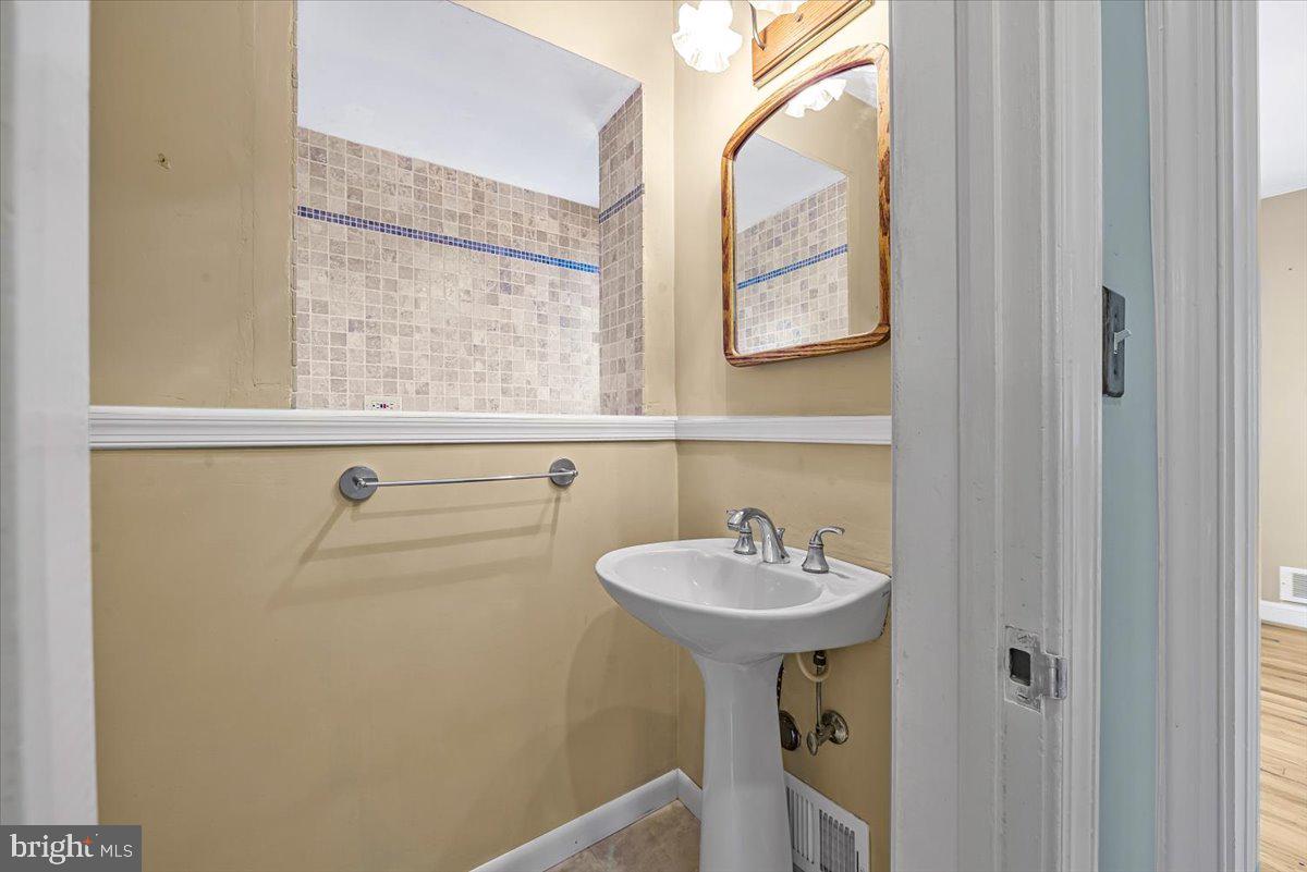 KEMP MILL - Residential