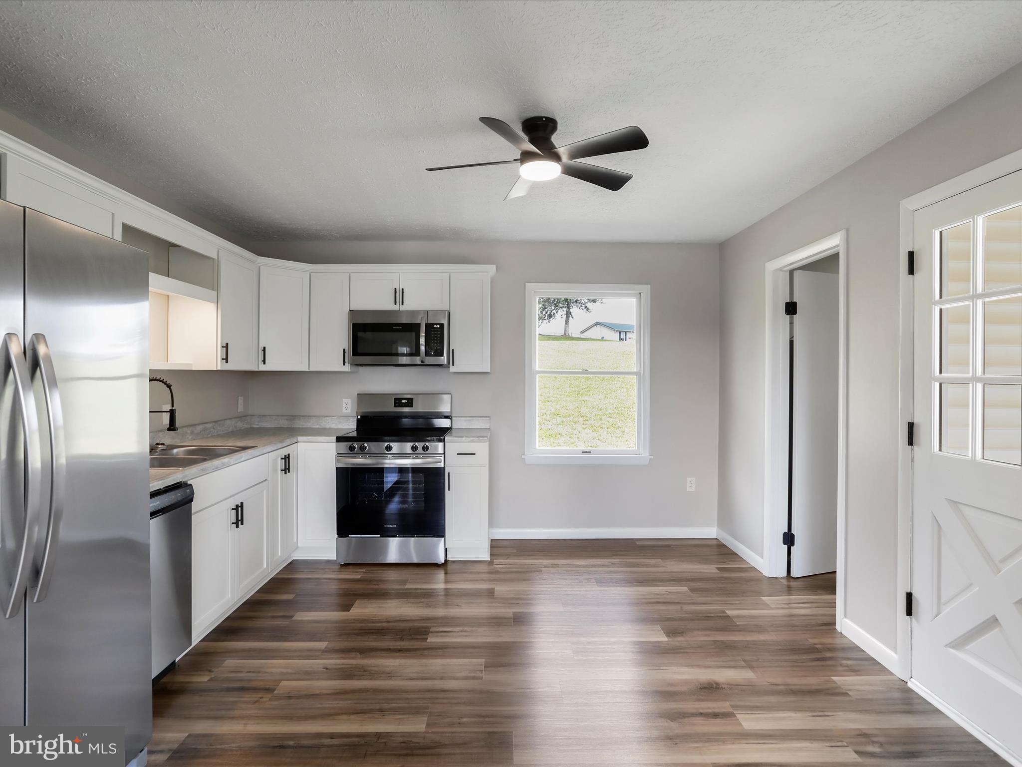 SUNRISE SUMMIT - Residential