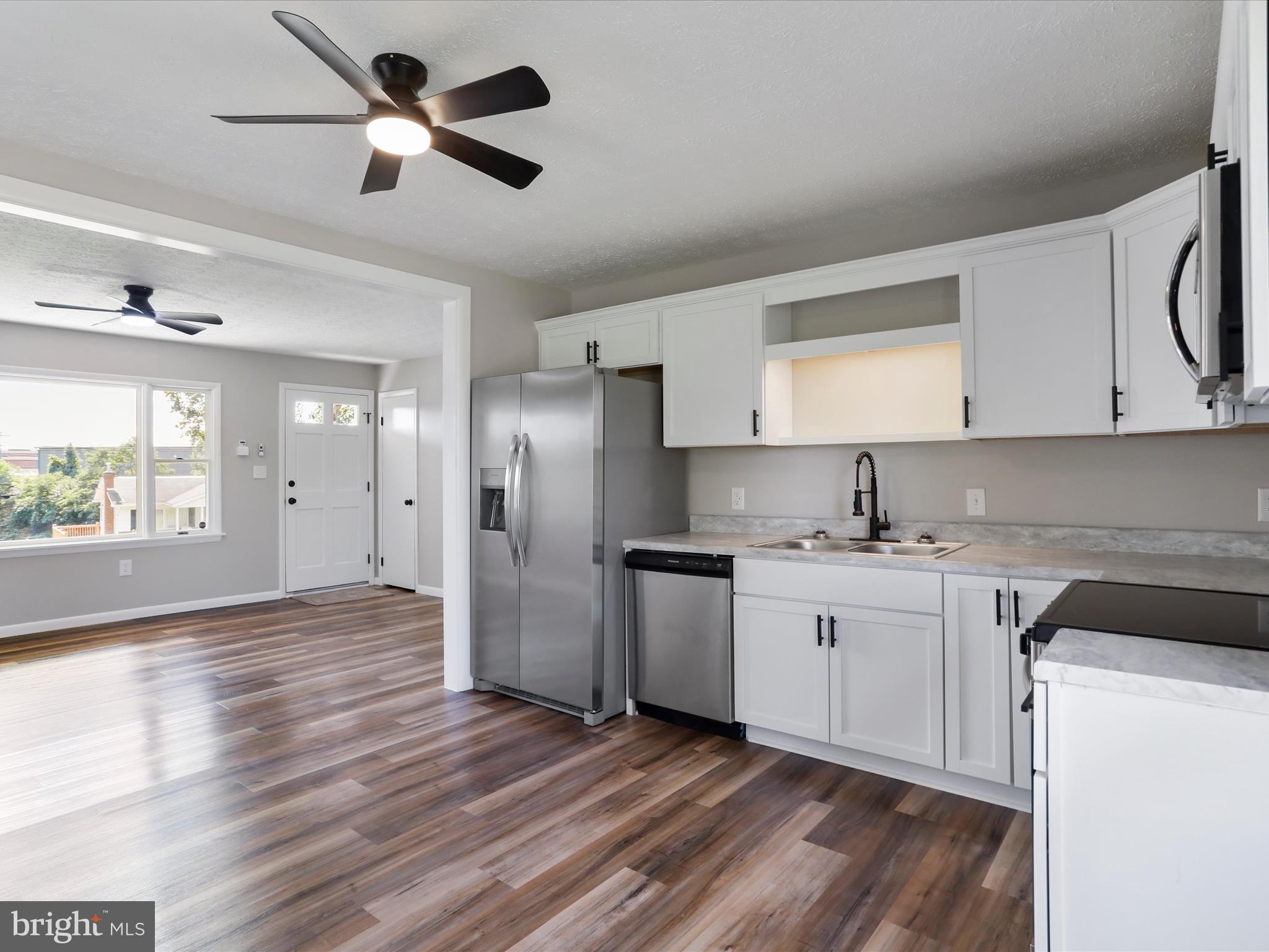 SUNRISE SUMMIT - Residential