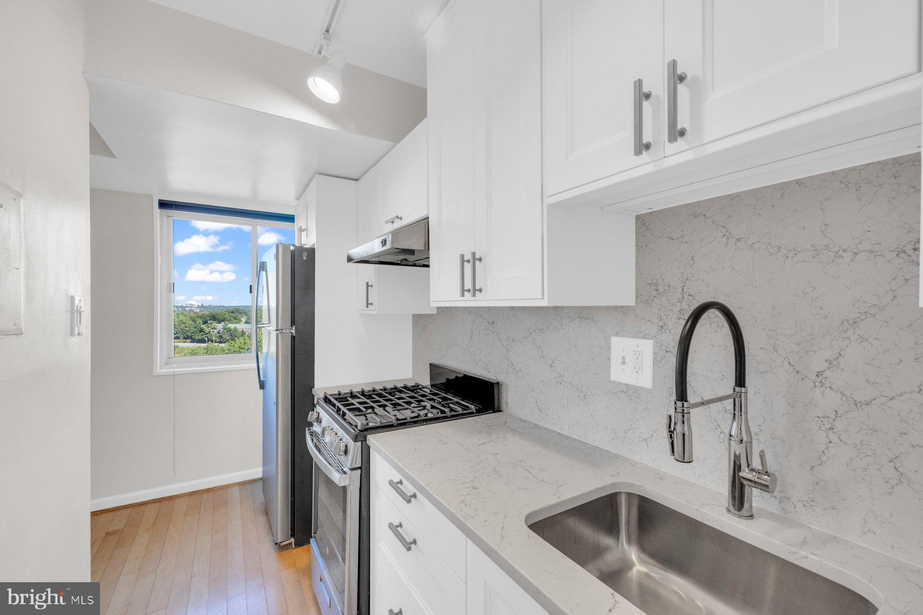 2500 N VAN DORN STREET 817