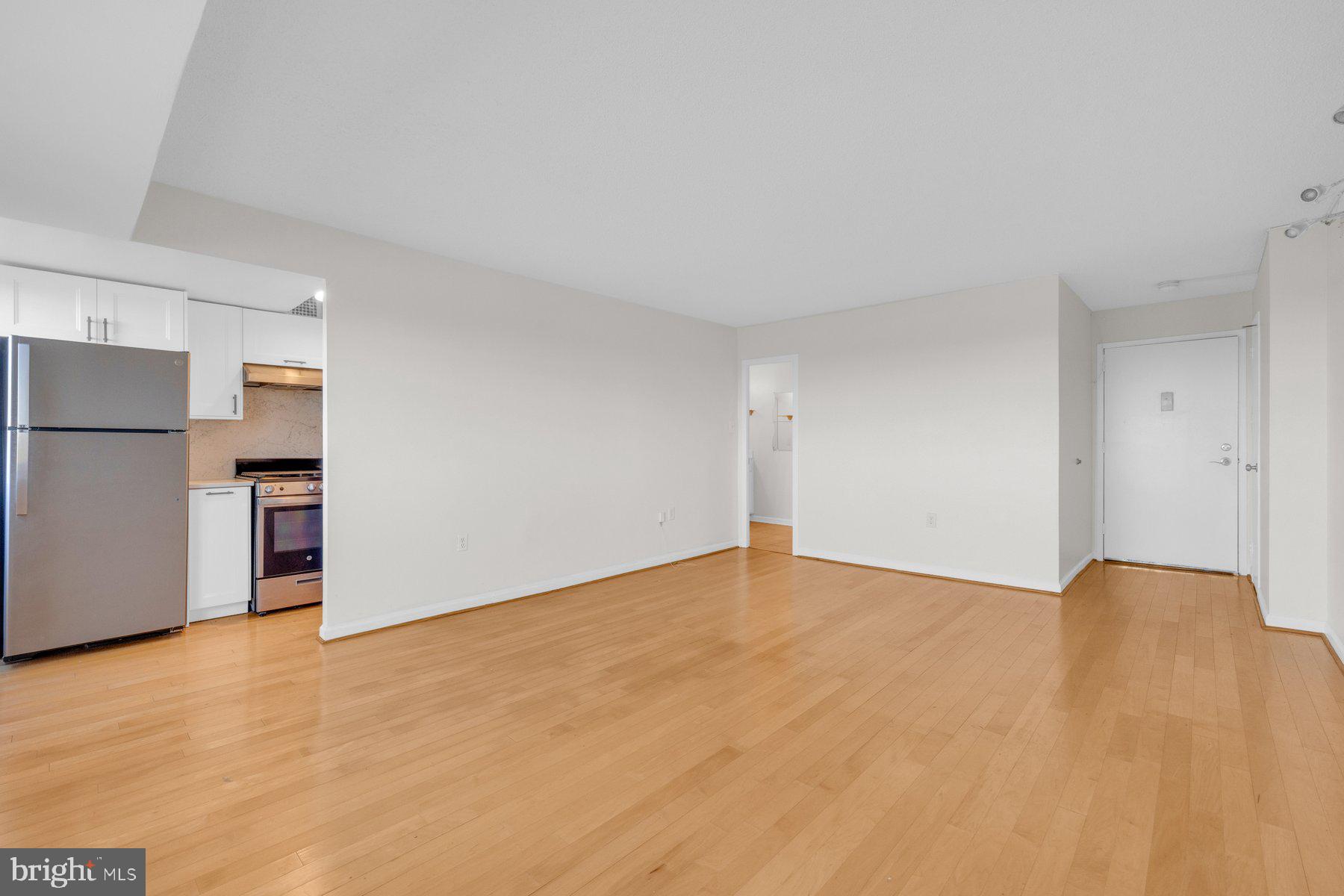 2500 N VAN DORN STREET 817