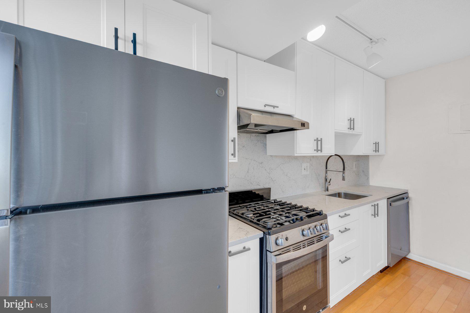 2500 N VAN DORN STREET 817