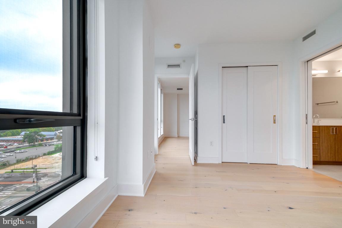 1211 VAN STREET SE 806