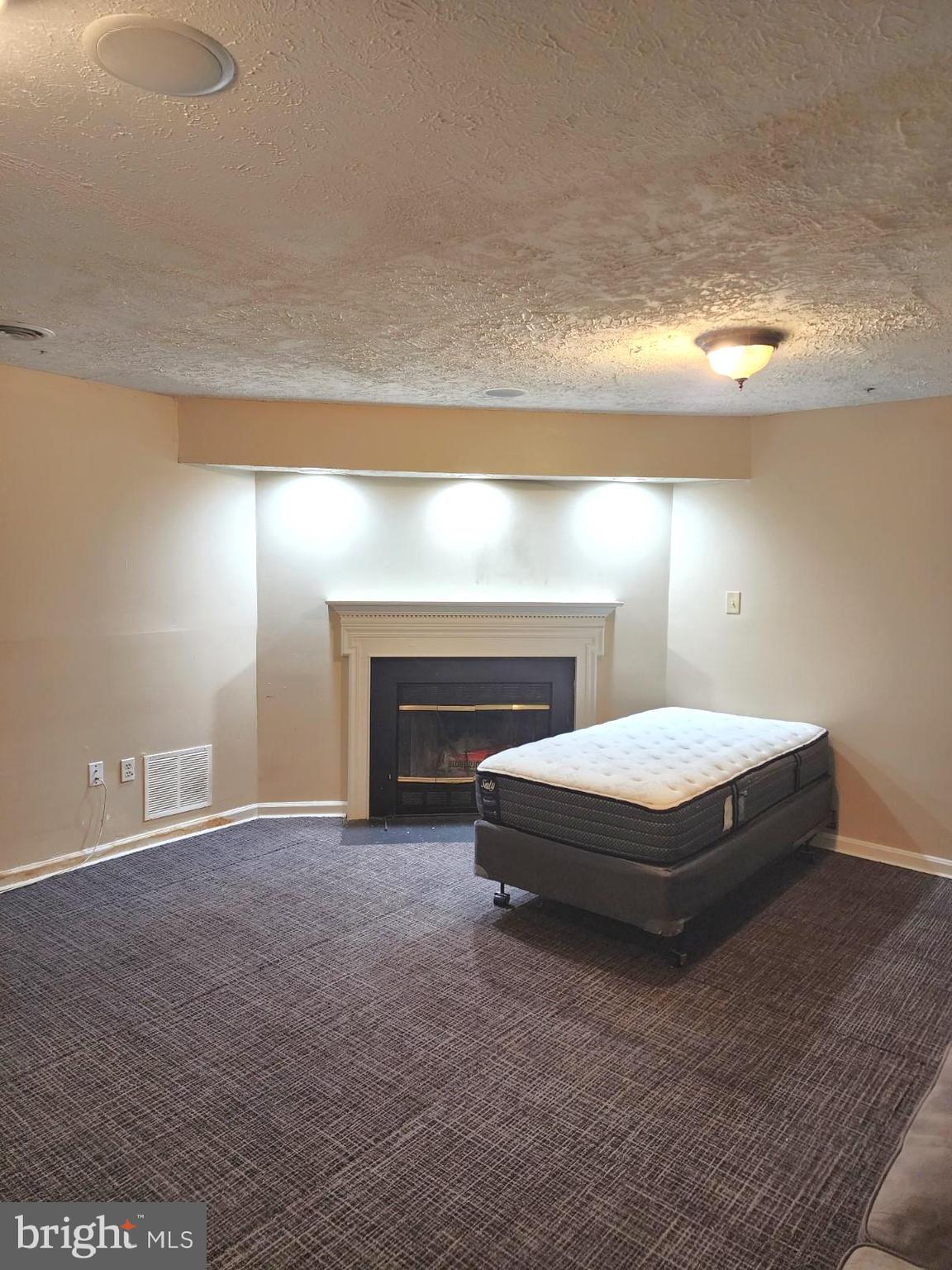 ROYAL PLAZA - Residential