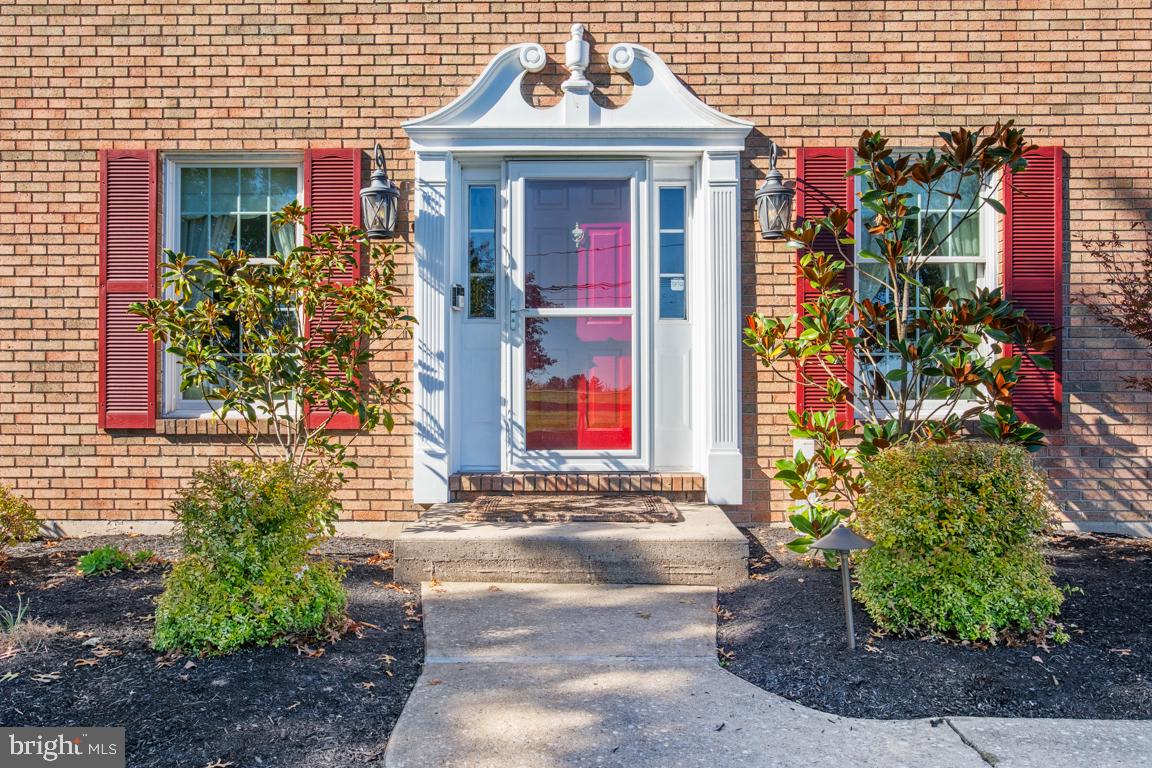 909 LEDERACH CROSS ROAD