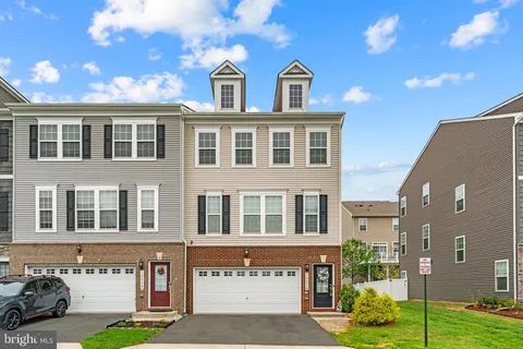 10614 Hinton Way, Manassas, VA MLS: VAPW2118230
