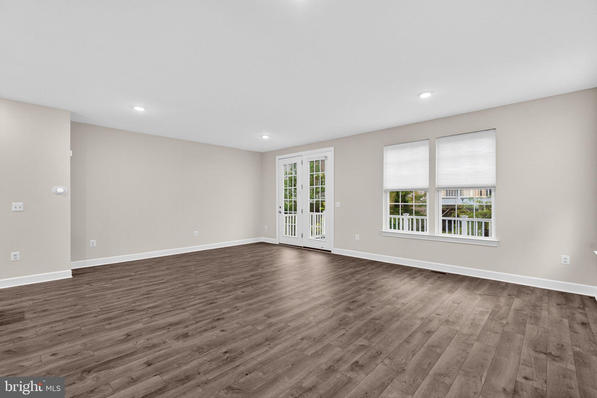 BRADLEY SQUARE - Residential