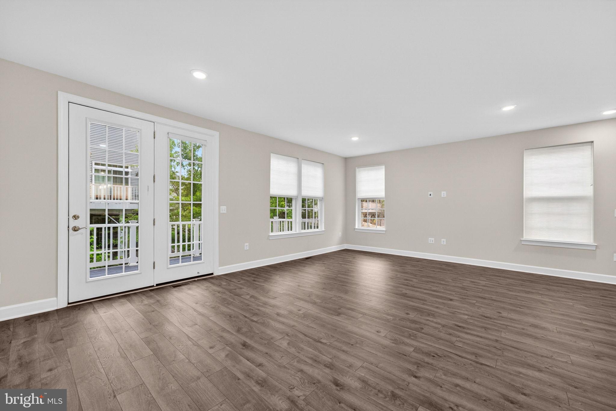 BRADLEY SQUARE - Residential
