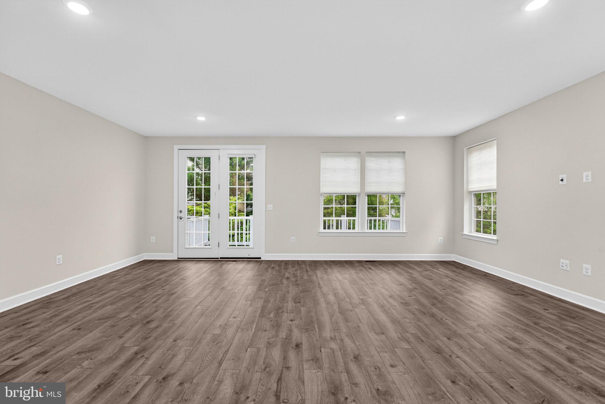BRADLEY SQUARE - Residential