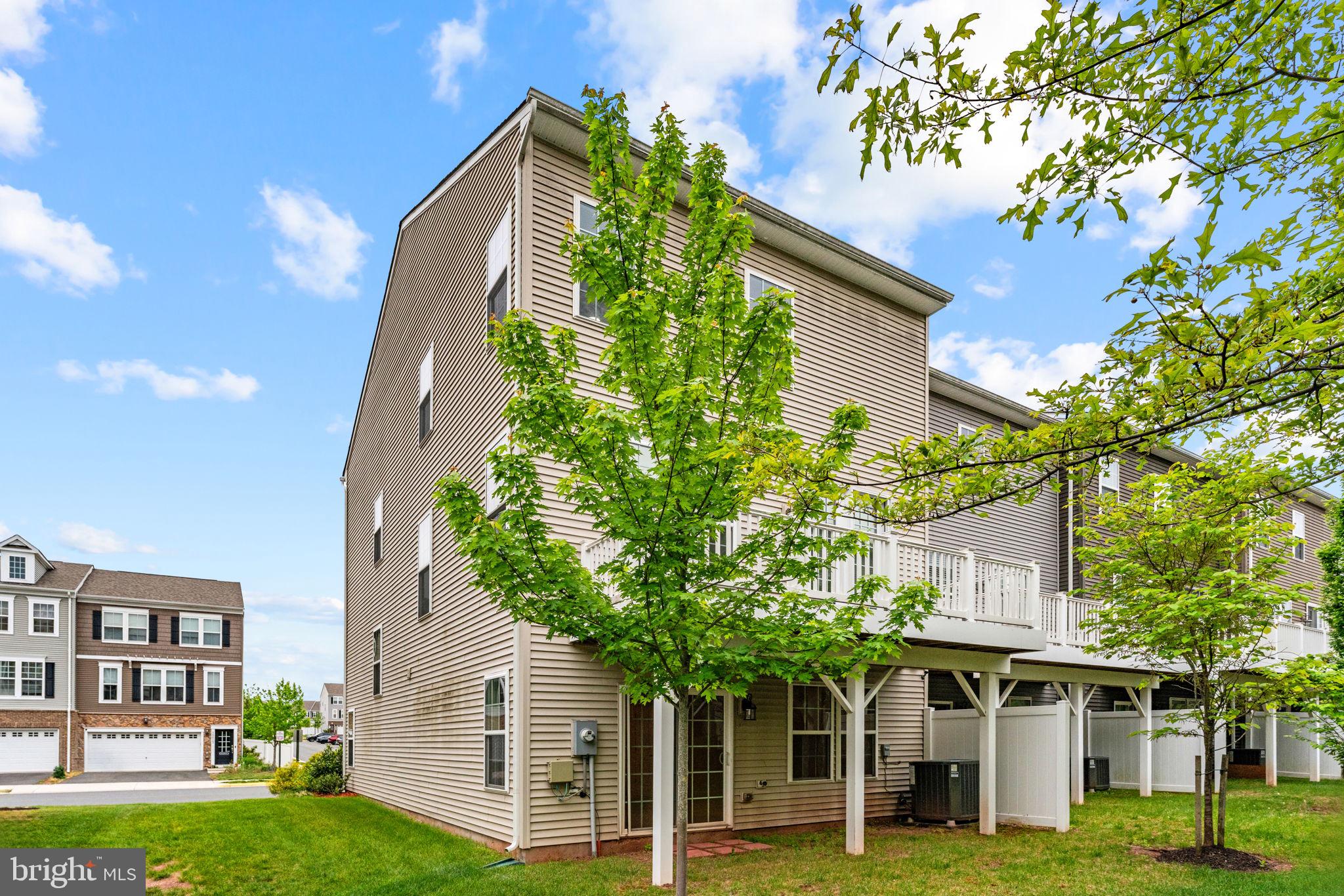 BRADLEY SQUARE - Residential