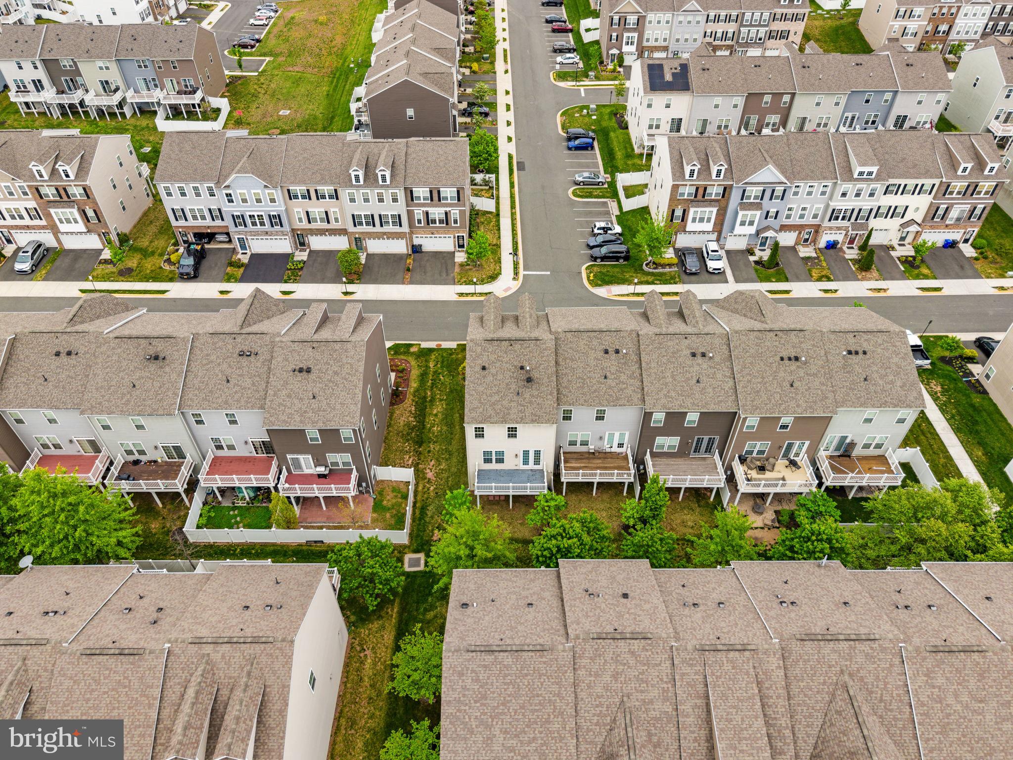 BRADLEY SQUARE - Residential