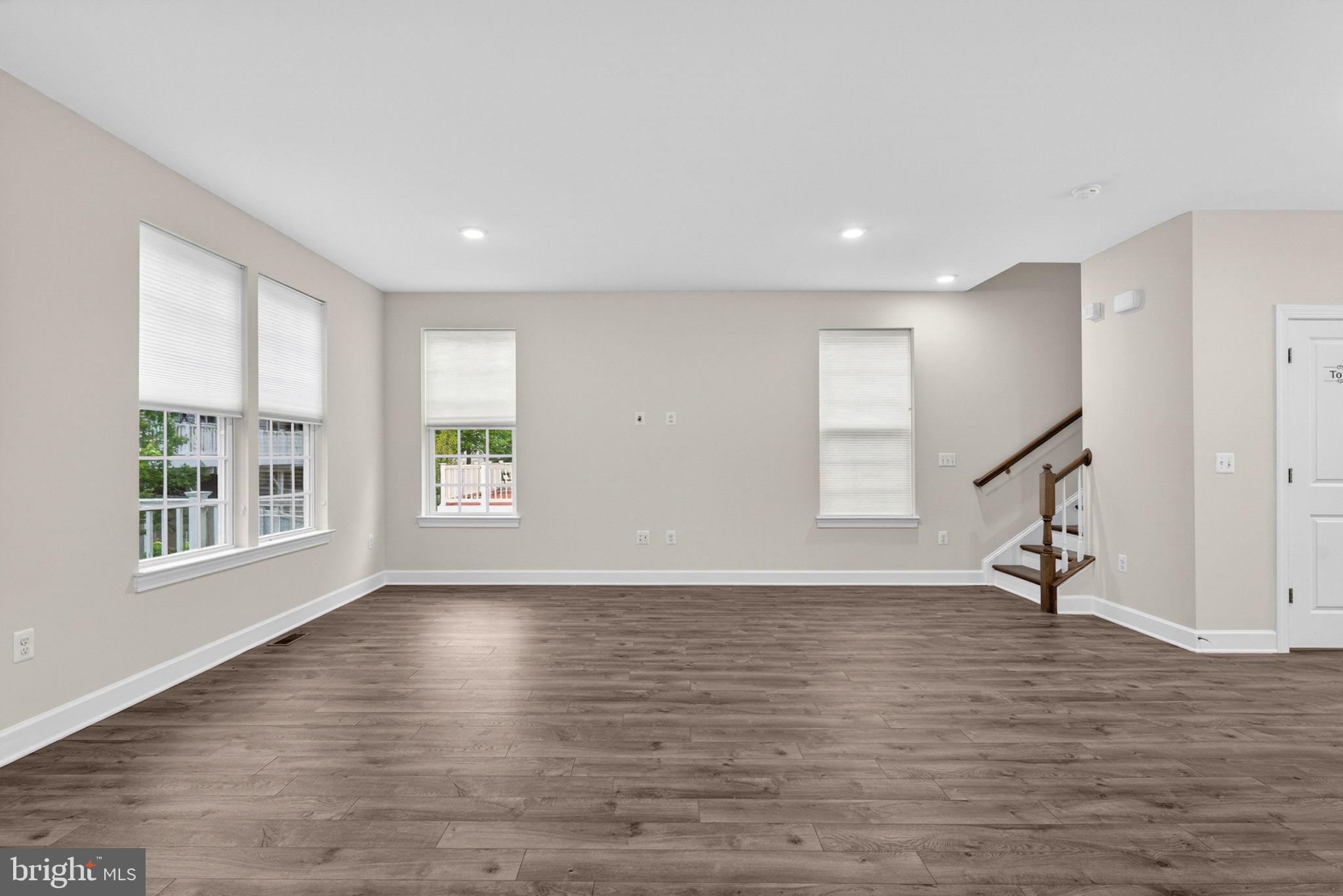 BRADLEY SQUARE - Residential