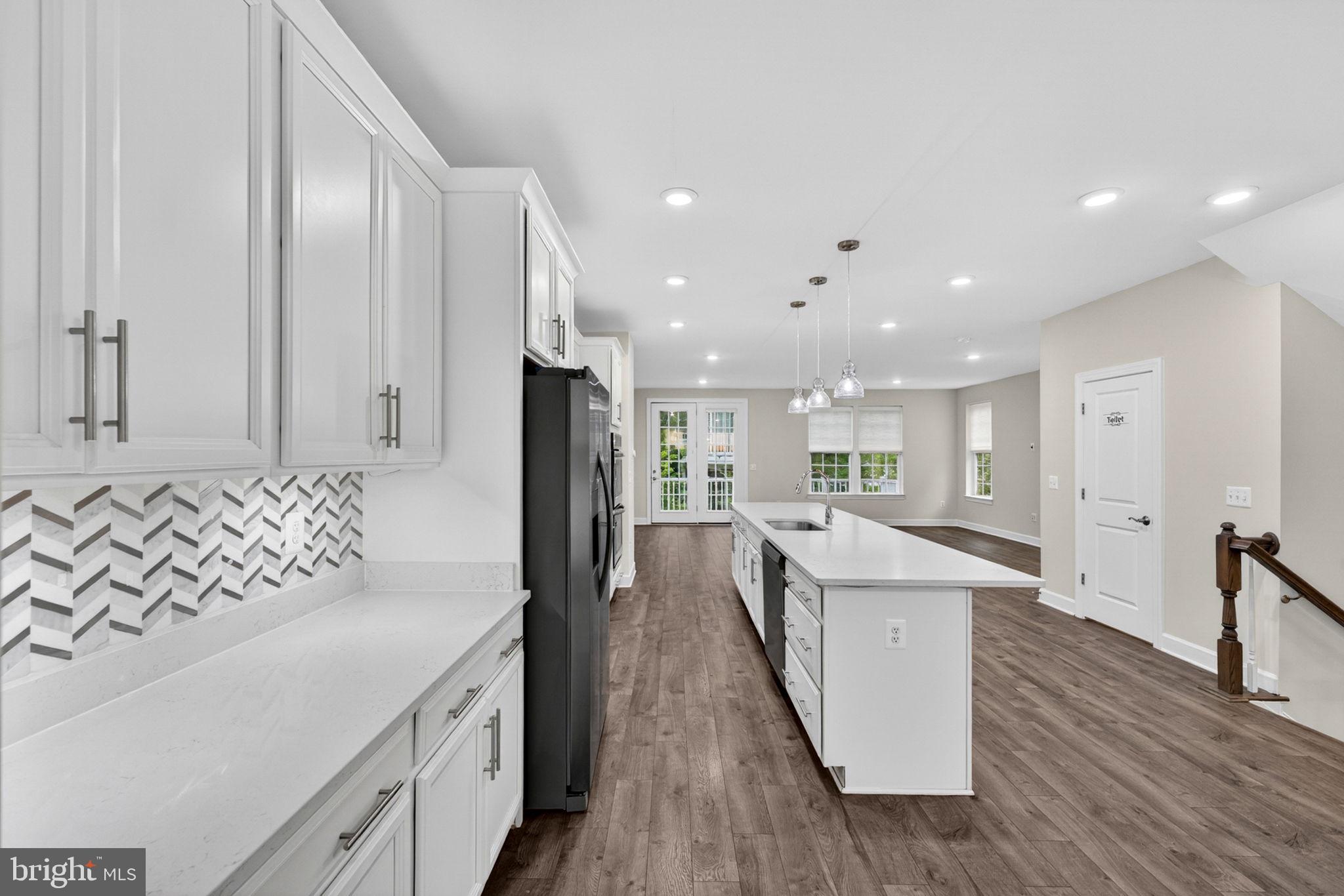 BRADLEY SQUARE - Residential