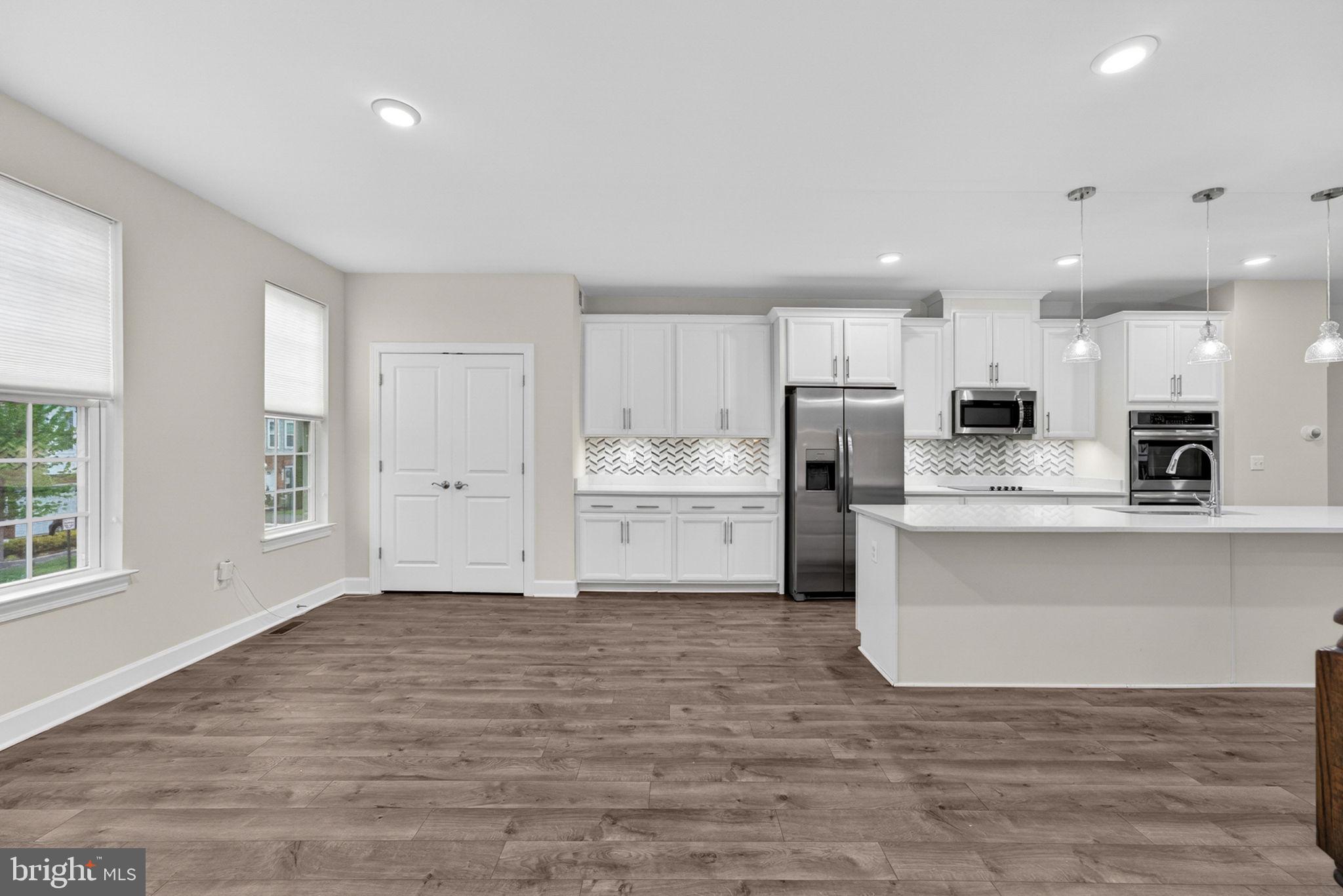 BRADLEY SQUARE - Residential