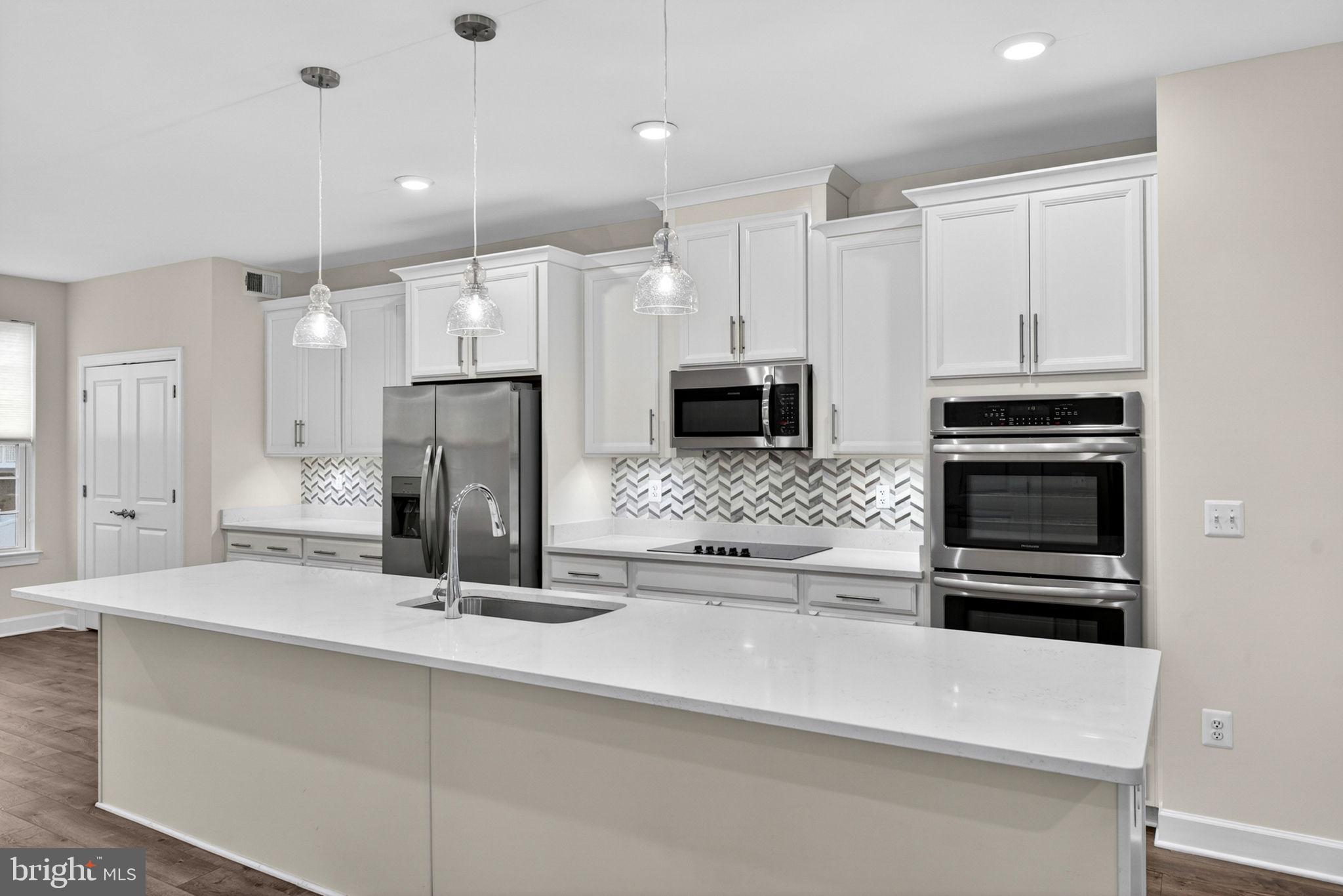 BRADLEY SQUARE - Residential