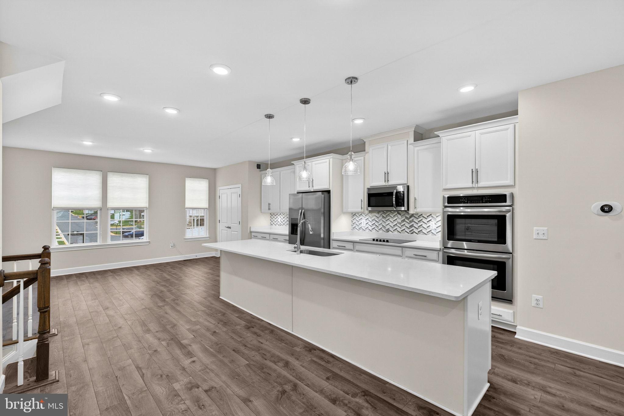 BRADLEY SQUARE - Residential