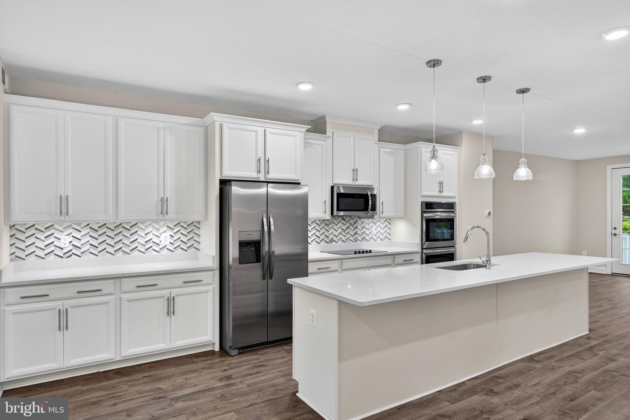 BRADLEY SQUARE - Residential