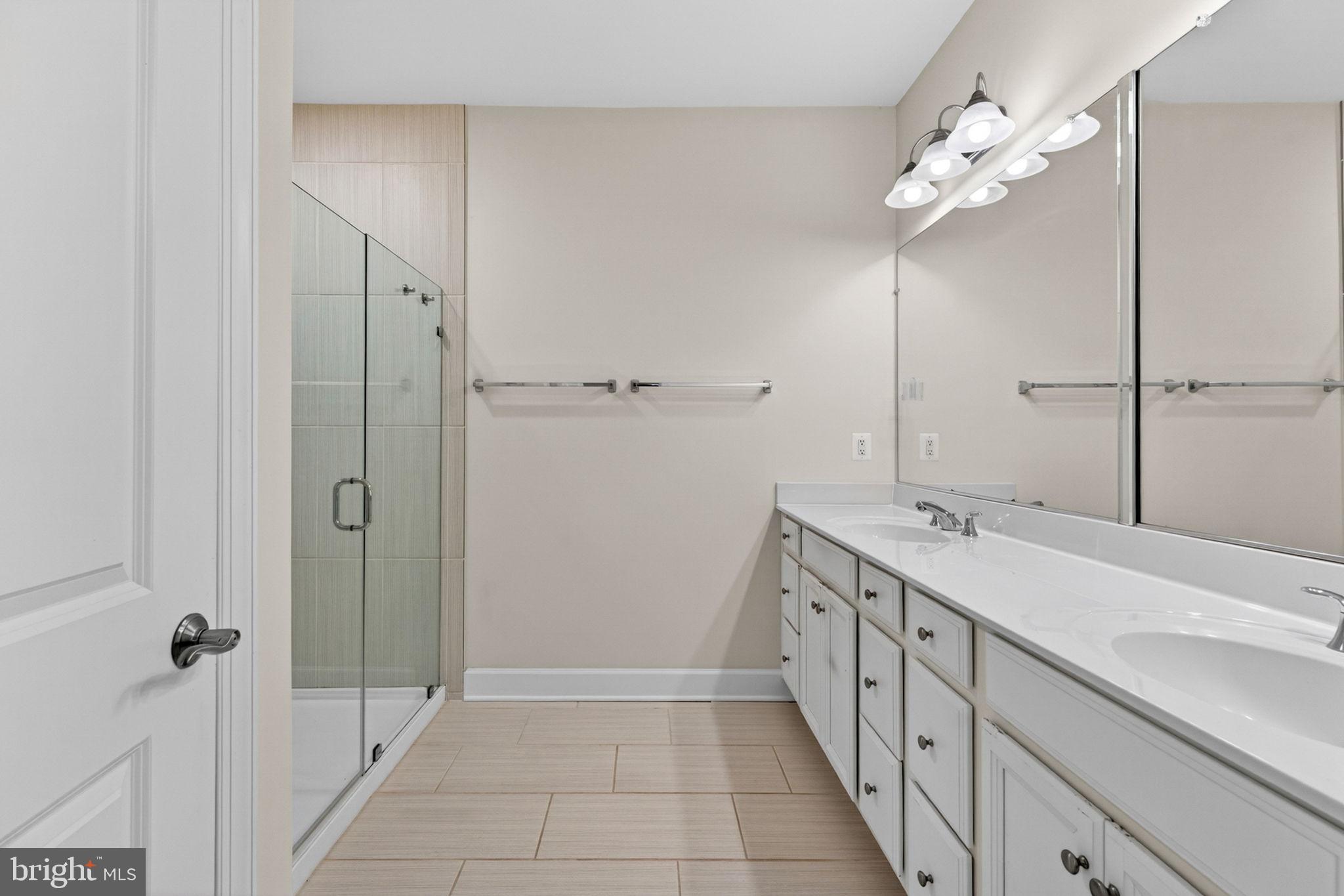 BRADLEY SQUARE - Residential