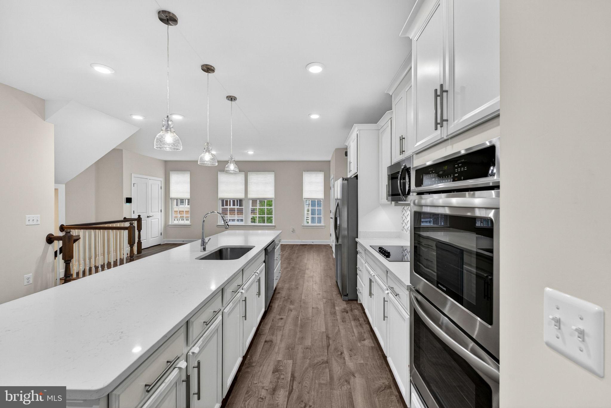 BRADLEY SQUARE - Residential