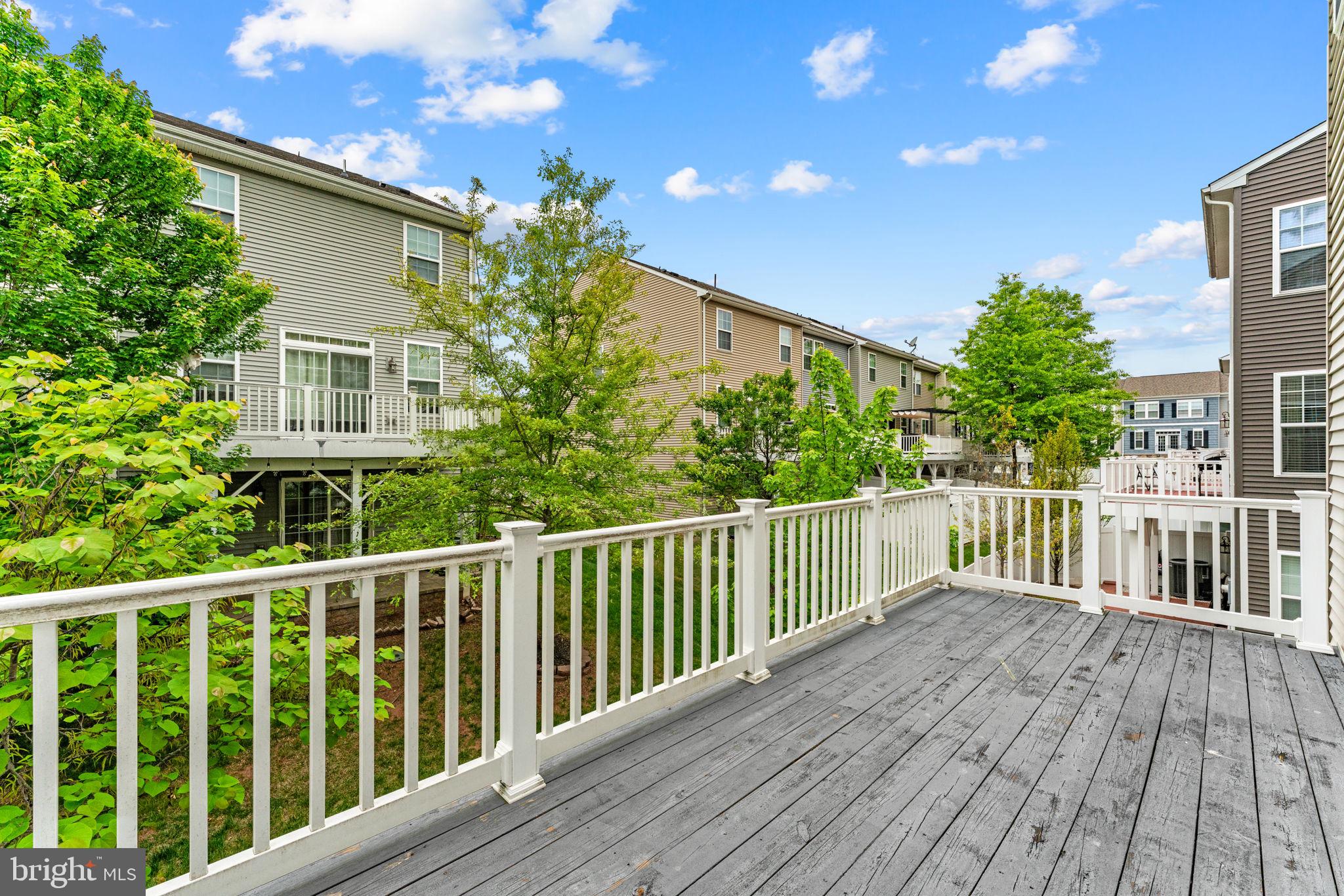 BRADLEY SQUARE - Residential